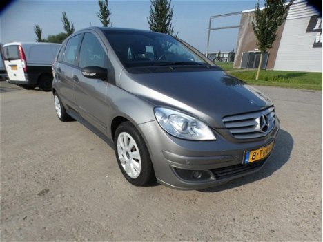 Mercedes-Benz B-klasse - 200 / PDC / Airco / NIEUWE APK 26-11-2020 - 1