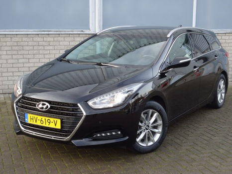 Hyundai i40 Wagon - 1.7 CRDi Business Edition 2e eigen - navigatie - tr.haak - camera - 1