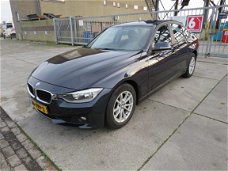 BMW 3-serie - 320i Executive Automaat model F30 184 PK N.A.P. Rapport KM : 130.000