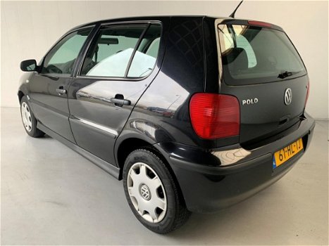 Volkswagen Polo - 1.4-16V Trendline 5-deurs Airco Radio/cd - 1