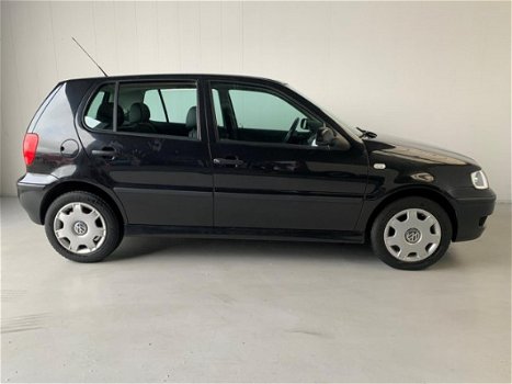 Volkswagen Polo - 1.4-16V Trendline 5-deurs Airco Radio/cd - 1