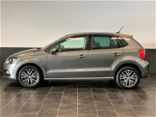 Volkswagen Polo - 1.0 Highline ALL STAR|Navi|Clima|Cruise|PDC|