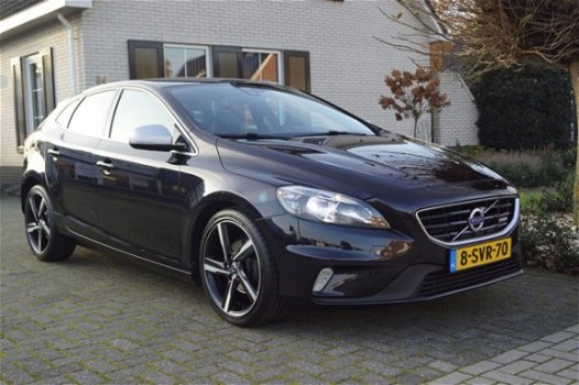 Volvo V40 - D2 R-Design Navi/Xenon/Leer/Cruise/18'' - 1