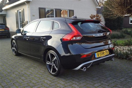 Volvo V40 - D2 R-Design Navi/Xenon/Leer/Cruise/18'' - 1