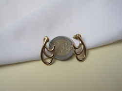 Oorbellen Trifari Crown goudkleurig golfjes model 2.7x1.3 cm