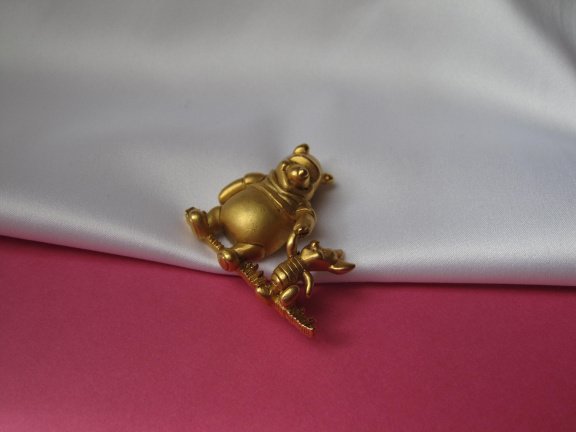 Broche Disney goudkleurig Winnie de Poeh beer met Knorretje 3.6x3.1 cm. - Afbeelding 3