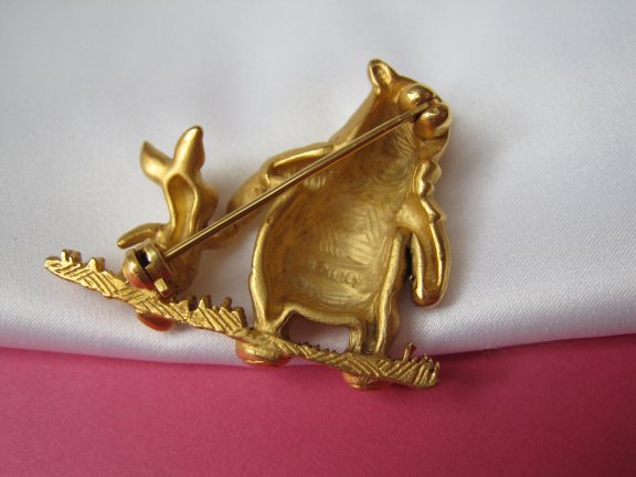 Broche Disney goudkleurig Winnie de Poeh beer met Knorretje 3.6x3.1 cm. - Afbeelding 4