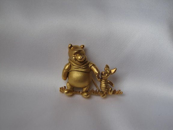Broche Disney goudkleurig Winnie de Poeh beer met Knorretje 3.6x3.1 cm. - Afbeelding 8