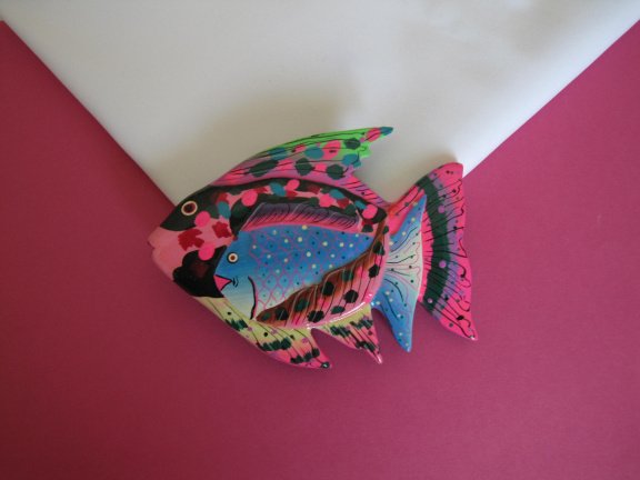 Broche gelakt hout vis model met felle kleuren 9.5x7.3 cm. - Afbeelding 8