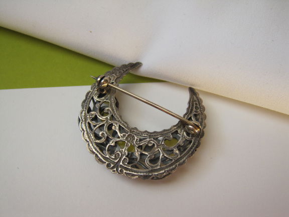 Zilveren broche maan model met groen gele edelsteen cabochons 3.6x3.4 cm - Afbeelding 3