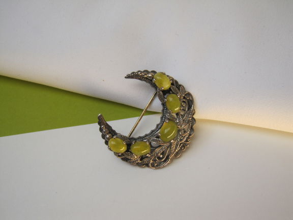 Zilveren broche maan model met groen gele edelsteen cabochons 3.6x3.4 cm - Afbeelding 2