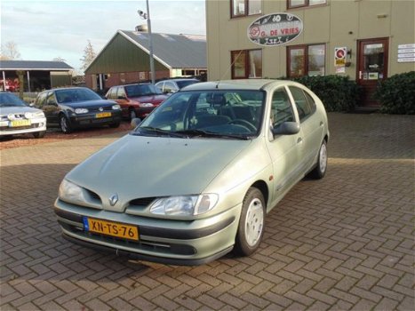 Renault Mégane - 1.4e Elysée - 1