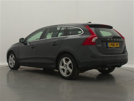 Volvo V60 - 1.6 D2 Momentum / NAVI / LEDER - STOF / AIRCO-ECC / CRUISE CTR. / PDC / TREKHAAK / LMV - 1