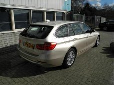 BMW 3-serie Touring - 318d High Executive