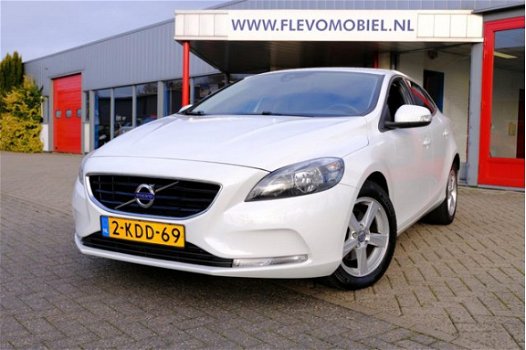 Volvo V40 - 1.6 D2 Kinetic Navi/Achteruitrij-cam/LMV/PDC - 1