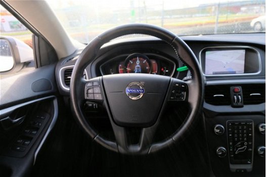 Volvo V40 - 1.6 D2 Kinetic Navi/Achteruitrij-cam/LMV/PDC - 1