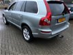 Volvo XC90 - 2.5 T 7 PERSOONS-CLIMA CONTROL -LICHTMETAAL VELGEN-LEDRE INTRIEUR VOL OPTIES - 1 - Thumbnail