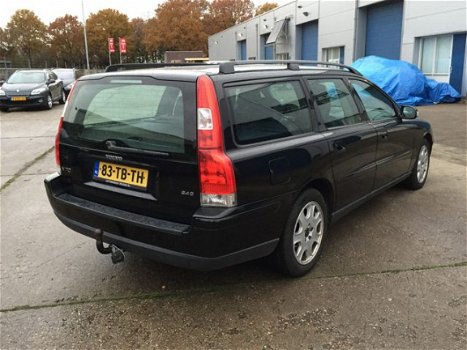 Volvo V70 - 2.4D Edition I, 6-BAK, AIRCO(CLIMA), CRUISE CONTROL, 4X ELEK-RAMEN, LEDER-/STOF INTERIEU - 1