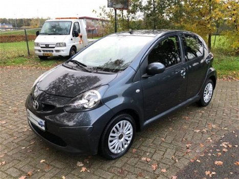 Toyota Aygo - 1.0-12V + 88000 kilometers 5-deurs - 1