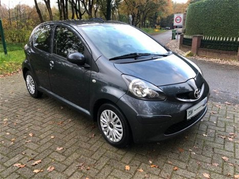 Toyota Aygo - 1.0-12V + 88000 kilometers 5-deurs - 1