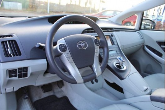 Toyota Prius - 1.8 Executive Business | Rijklaar | HUD | ACC | Pano | Camera | Navi | Zeer luxe - 1