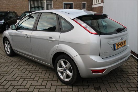 Ford Focus - 1.6 Comfort 5 DEURS uitv. Airco, verw. voorruit - 1