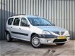 Dacia Logan MCV - 1.6 Lauréate 7 Pers., Airco, Trekhaak, NL-auto - 1 - Thumbnail