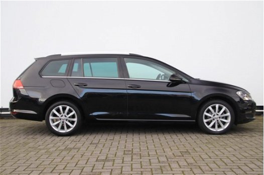 Volkswagen Golf Variant - 1.6 TDI 110PK Connected Series | Parkeersensoren | Navigatie | 17