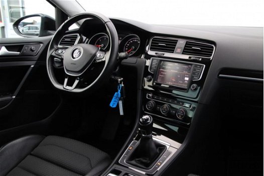 Volkswagen Golf Variant - 1.6 TDI 110PK Connected Series | Parkeersensoren | Navigatie | 17