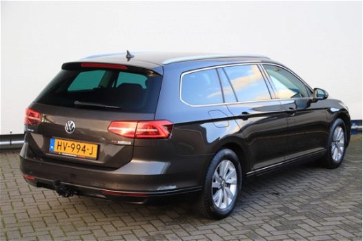 Volkswagen Passat Variant - 1.6 TDI Business Edition | LED | Parkeersensoren | Climate control | Tre - 1