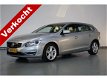 Volvo V60 - 2.4 D6 AWD Plug-In Hybrid Summum Schuifdak / Trekhaak - 1 - Thumbnail