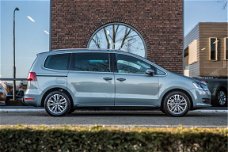 Volkswagen Sharan - 2.0 TDI DSG Comfortline 7p. Navigatie, trekhaak