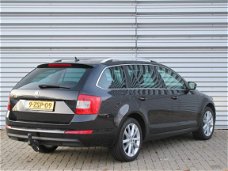 Skoda Octavia Combi - 1.6 TDI Elegance Businessline | Xenon | Panoramadak |