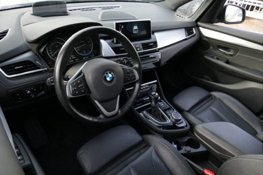 BMW 2-serie Active Tourer - BWJ 2015 225xe Luxury NAVI / CLIMA / CRUISE / LEER / STOELVERWARMING / P - 1