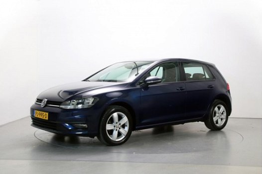 Volkswagen Golf - 1.0 TSI Trendline 6-bak Leder LED DAB+ Navigatie Stuurbediening Parkeersensoren - 1