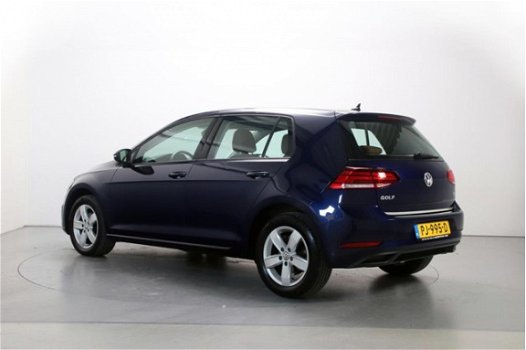 Volkswagen Golf - 1.0 TSI Trendline 6-bak Leder LED DAB+ Navigatie Stuurbediening Parkeersensoren - 1