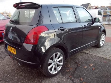 Suzuki Swift - 1.5 Exclusive , 5 Deurs, Keyless entry - 1