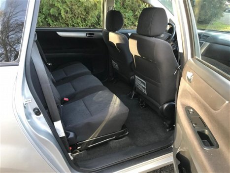 Toyota Avensis Verso - 2.0i Linea Sol 7p. (bj 2004) MET APK / NAVIGATIE / PDC - 1