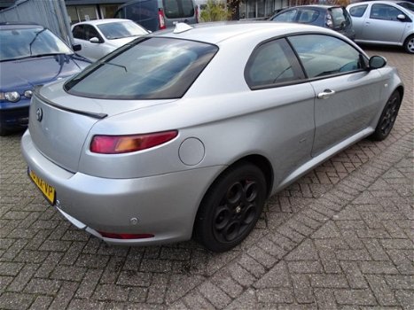 Alfa Romeo GT - 2.0 JTS Progression - 1