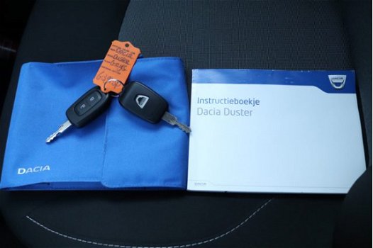 Dacia Duster - TCe 125 4x2 Lauréate AIRCO|NAVI|TREKHAAK - 1