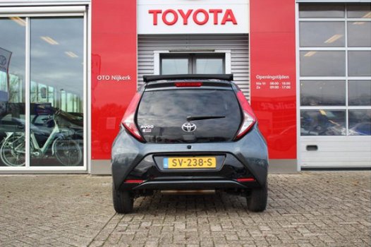 Toyota Aygo - 1.0 VVT-i x-first met elektrisch vouwdak en sub woofer - 1