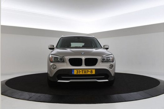 BMW X1 - 2.0i X-Drive Panoramadak Trekhaak - 1