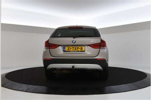 BMW X1 - 2.0i X-Drive Panoramadak Trekhaak - 1