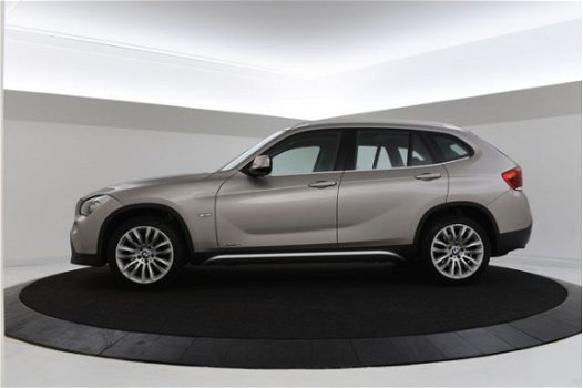 BMW X1 - 2.0i X-Drive Panoramadak Trekhaak - 1