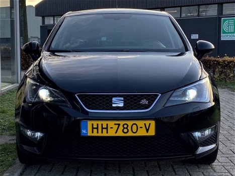 Seat Ibiza - 1.0 TSi 95 pk FR Connect / Bi-Xenon / 17'' / Navigatie / Stoelverwarming - 1