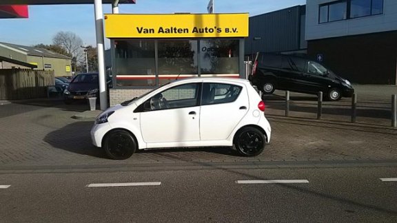 Toyota Aygo - 1.0 12v VVT-i - 1