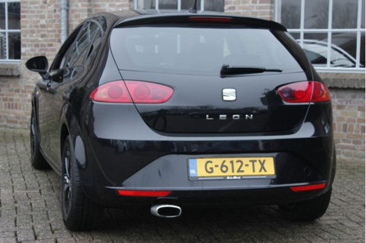 Seat Leon - 1.6 TDI Ecomotive Style 2011 Slechts 106.008 km Leder, Navi, Airco, Cruise, PDC, LMV - 1