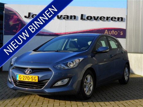 Hyundai i30 - 1.6 GDI Trend Automaat met Clima / Parkeersensoren / 54.900 km - 1