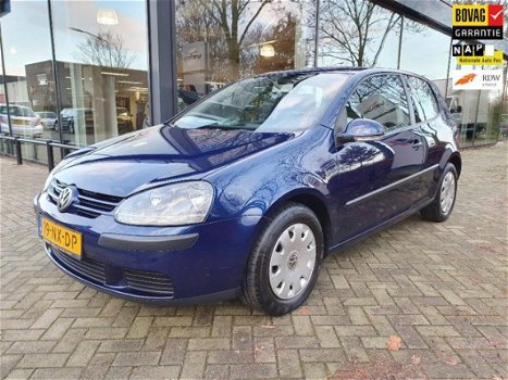 Volkswagen Golf - 1.6 FSI Trendline - 1