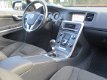 Volvo V60 - D3 163 pk Momentum Professional-line - 1 - Thumbnail